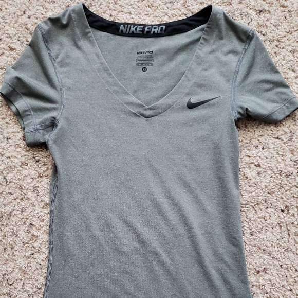 Womens Nike xs dri fit t-shirt - Picture 1 of 4